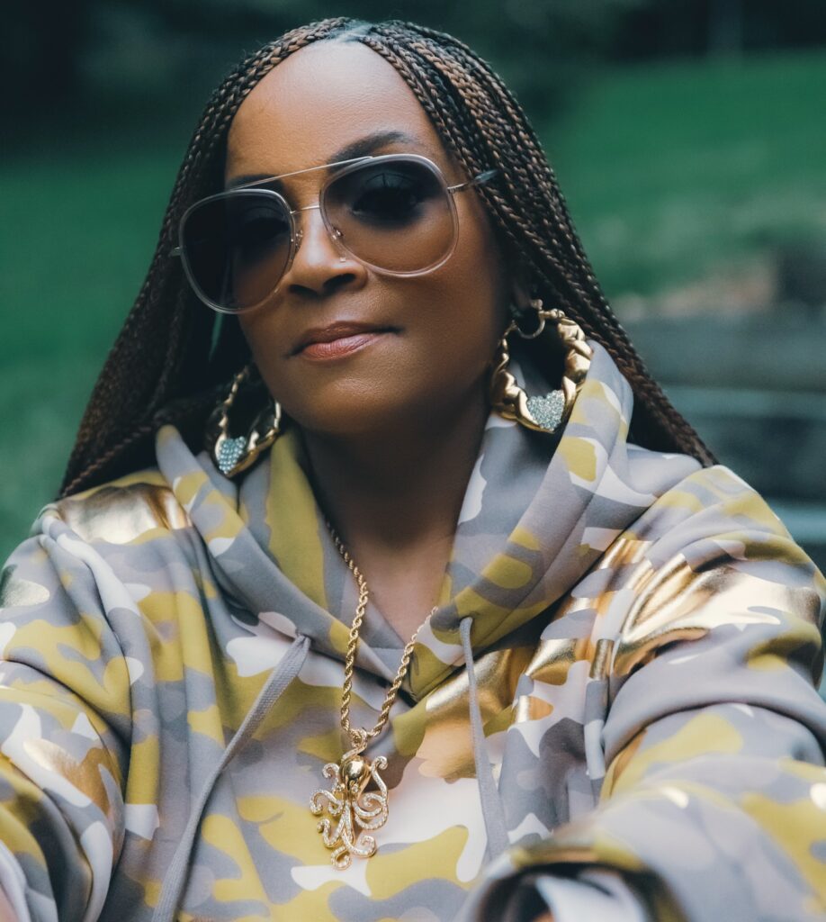 Who Is Simone Smith? Biography, Age, Net Worth & Inspiring Journey